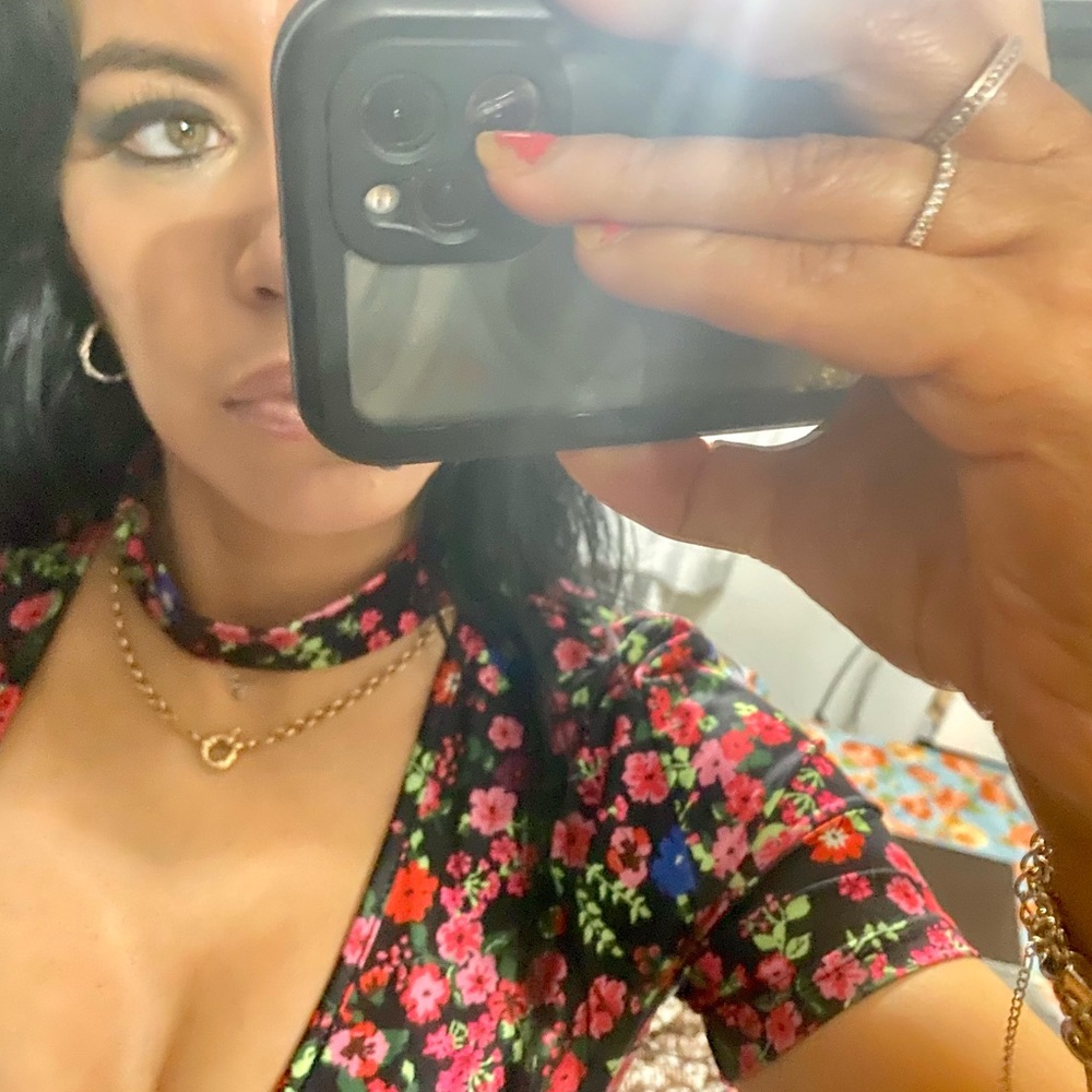 Meet your Posher, Charlene Posh Ambassador!!!! - Picture 3 of 3